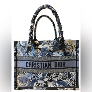 CHRISTIAN DIOR 
Canvas Embroidered Medium Constellation Book Tote w/handle scarf